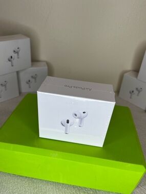 Apple AirPods Pro Wireless Earbuds - White